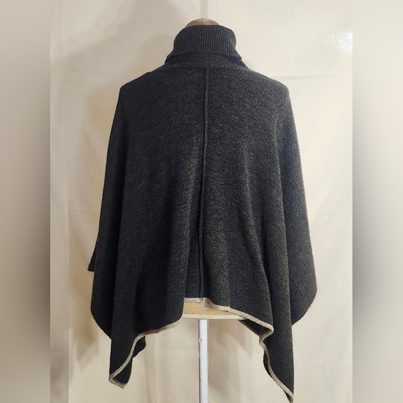 Turtleneck poncho by Mus & Bombon - Picture 3 of 5